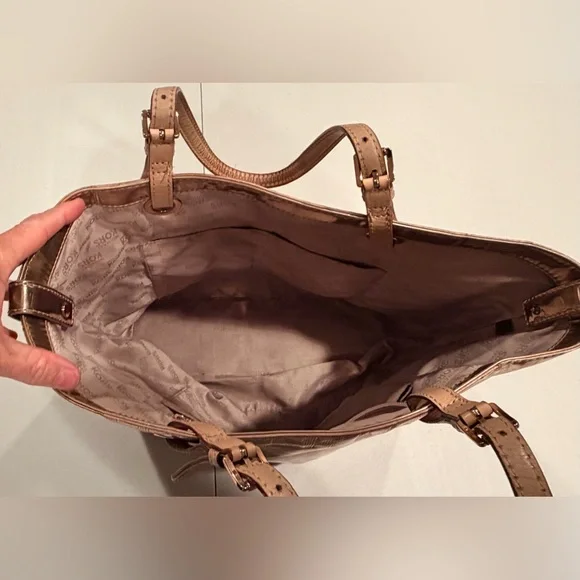 Michael Kors | monogram metallic tote bag. - Picture 10 of 16